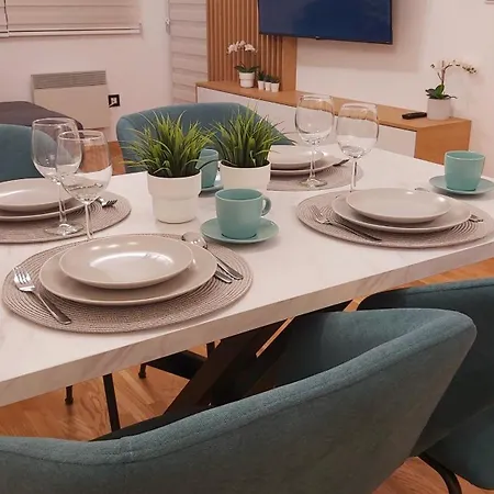 Leonardo Lux 77,vila Leonardo 7 *