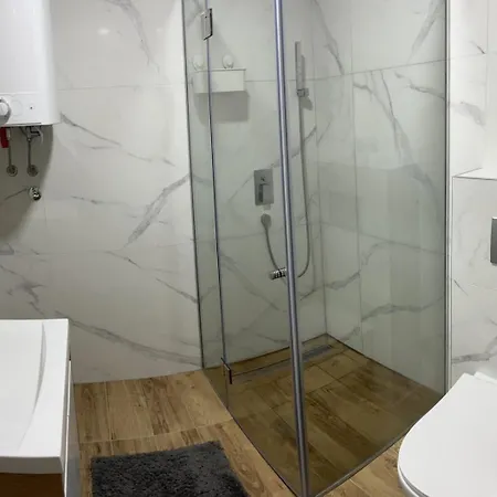 Leonardo Lux 77,vila Leonardo 7 Apartamento