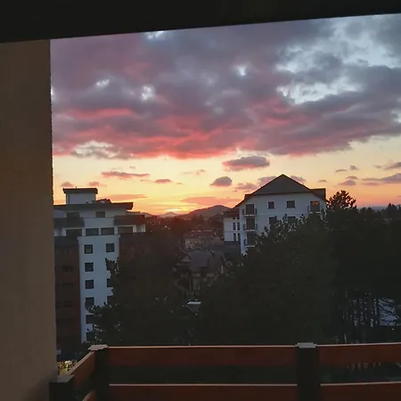 Leonardo Lux 77,vila Leonardo 7 Apartamento