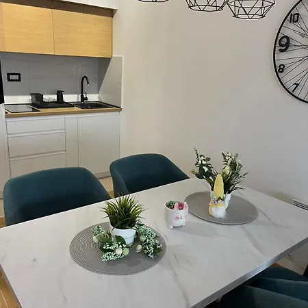 Leonardo Lux 77,vila Leonardo 7 *