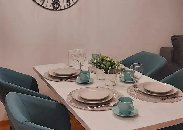 Leonardo Lux 77,vila Leonardo 7 公寓