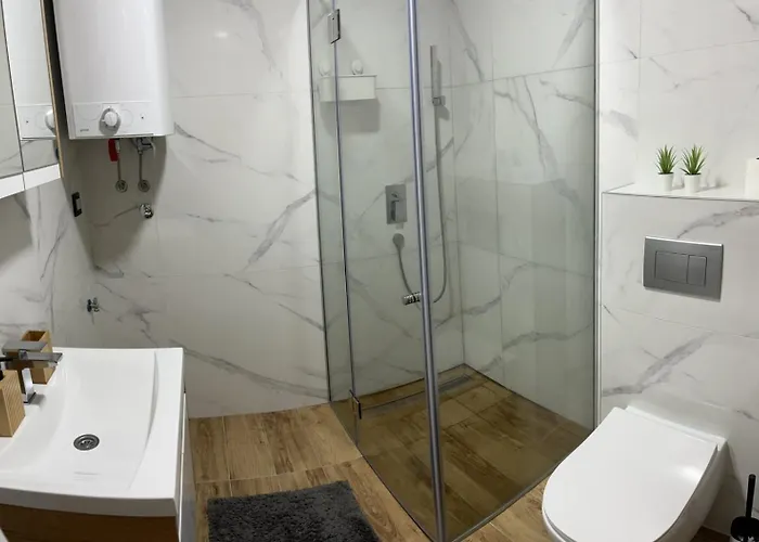 Leonardo Lux 77,vila Leonardo 7 公寓