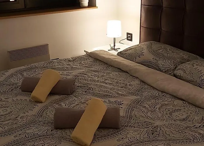 Leonardo Lux 77,vila Leonardo 7 兹拉蒂博尔