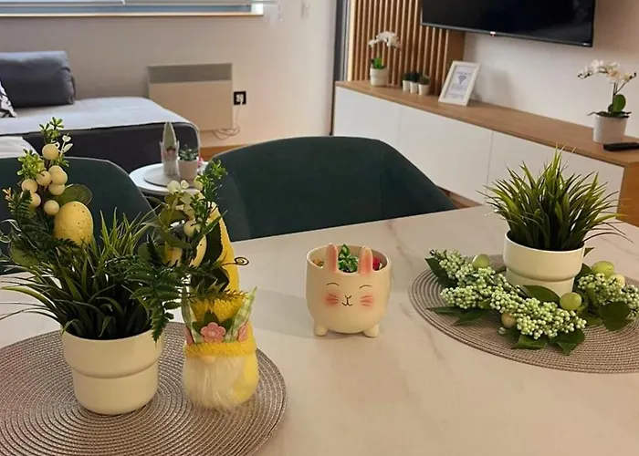 Leonardo Lux 77,vila Leonardo 7 兹拉蒂博尔