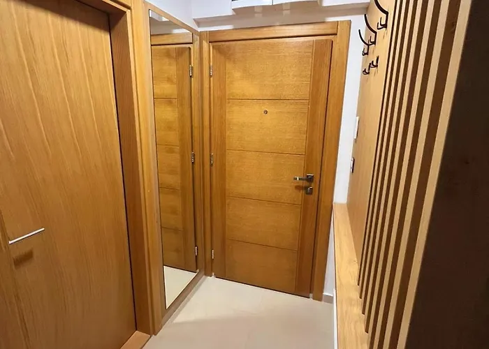 Leonardo Lux 77,vila Leonardo 7 公寓